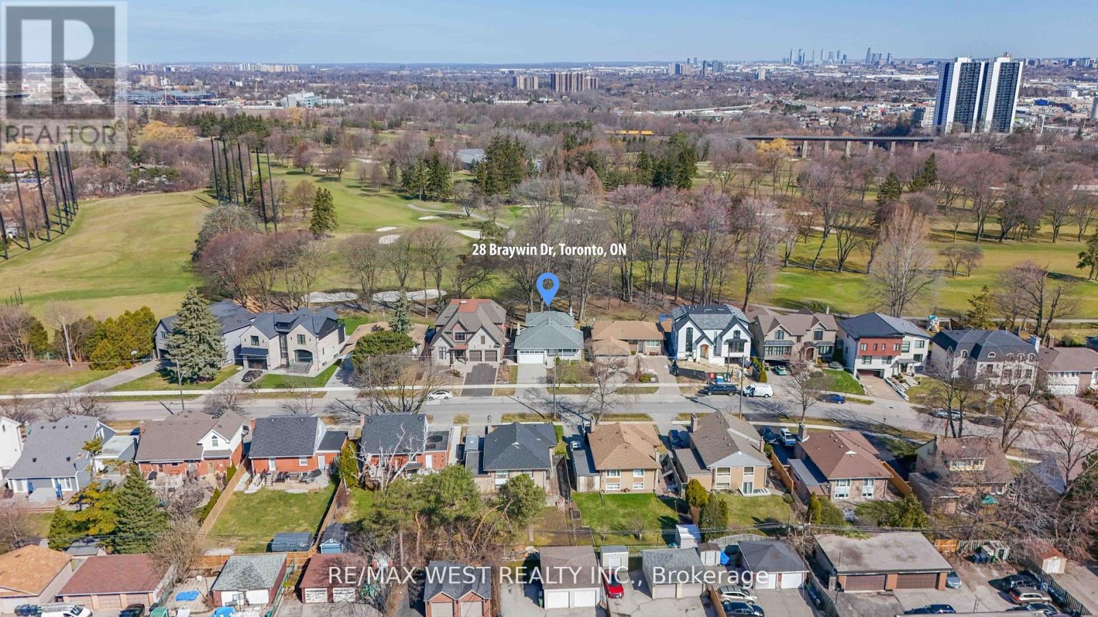 28 Braywin Drive, Toronto, Ontario  M9P 2P1 - Photo 3 - W12135801
