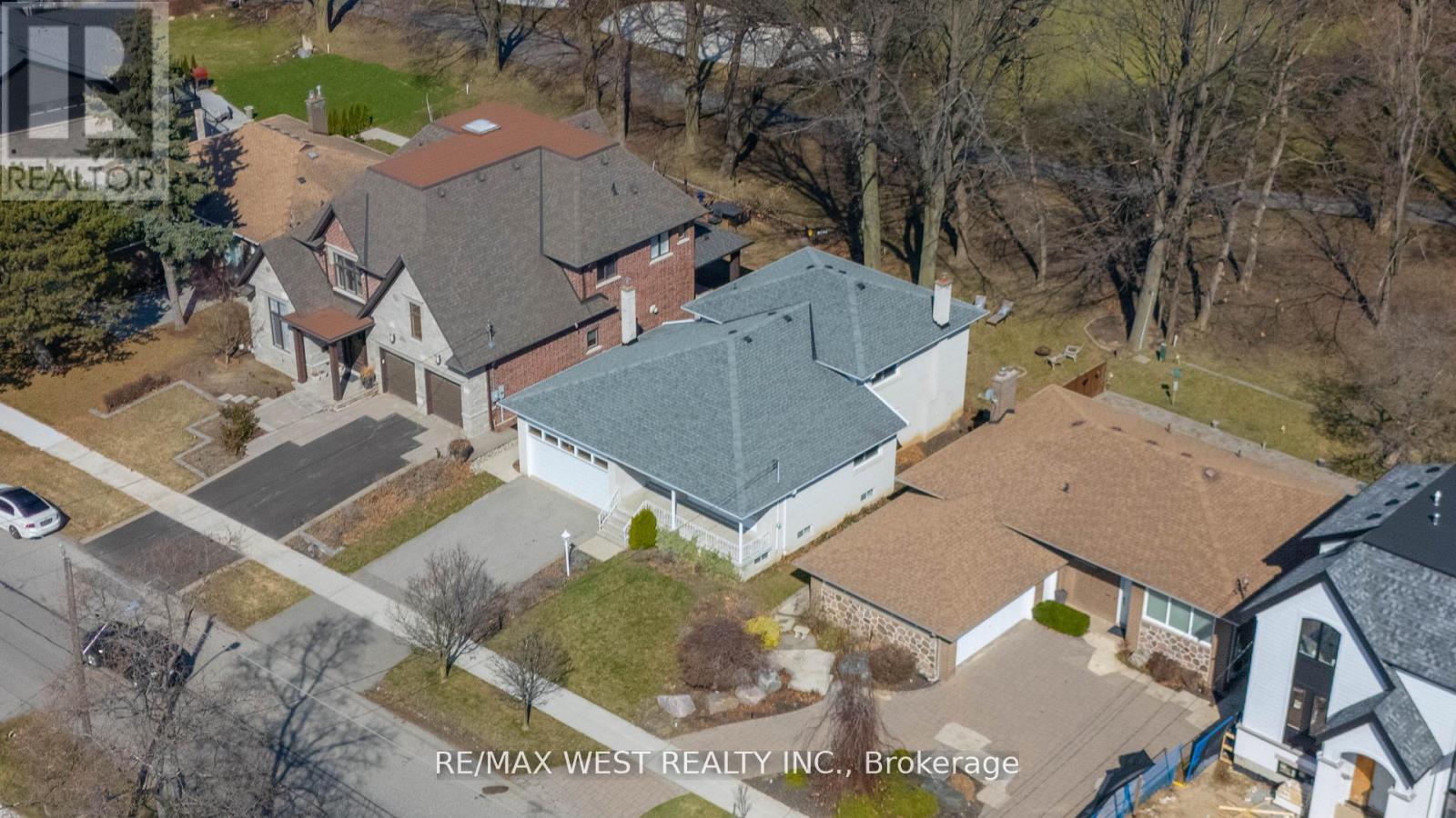 28 Braywin Drive, Toronto, Ontario  M9P 2P1 - Photo 30 - W12135801