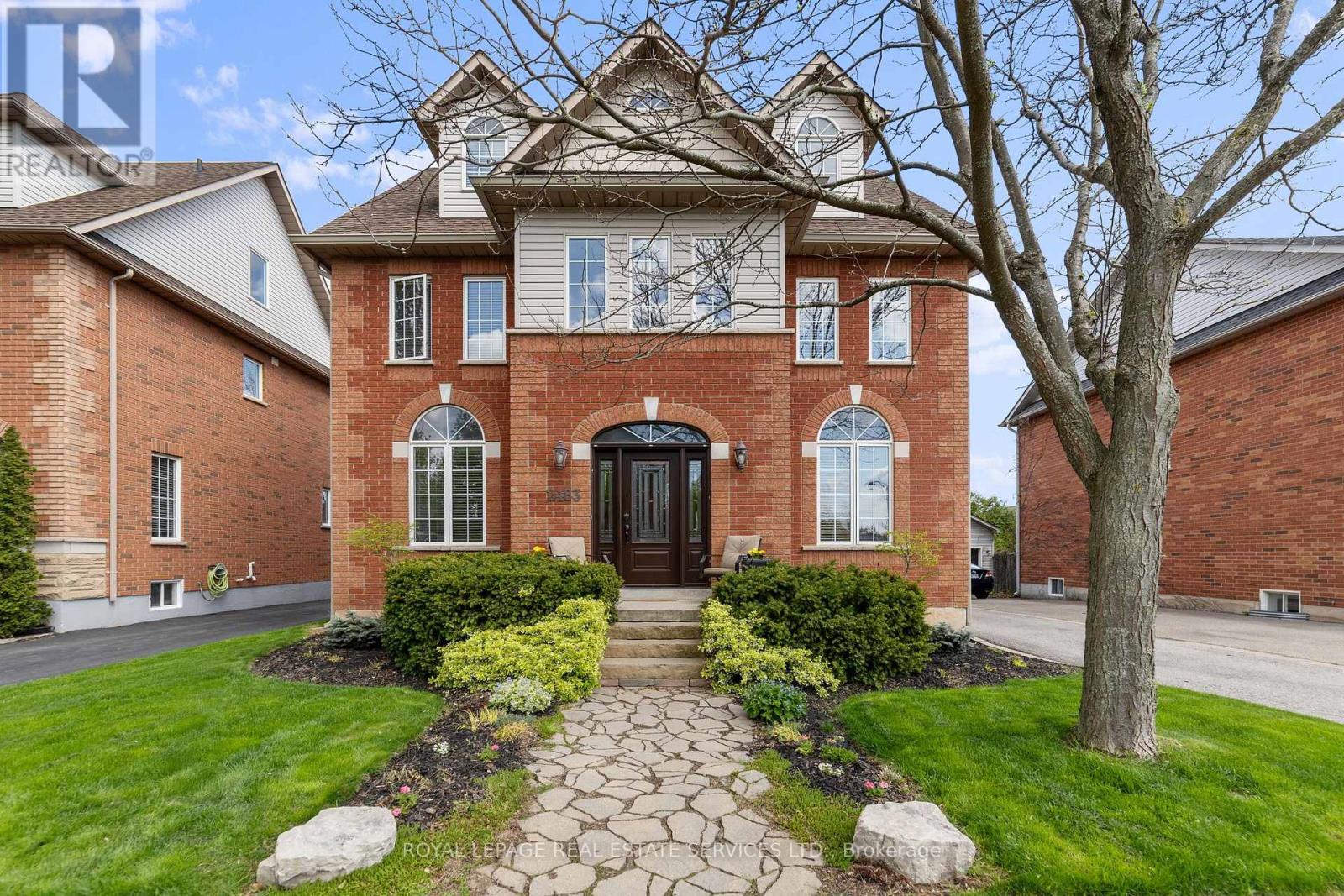 2483 Sunnyhurst Close, Oakville, Ontario  L6H 7K5 - Photo 1 - W12134330