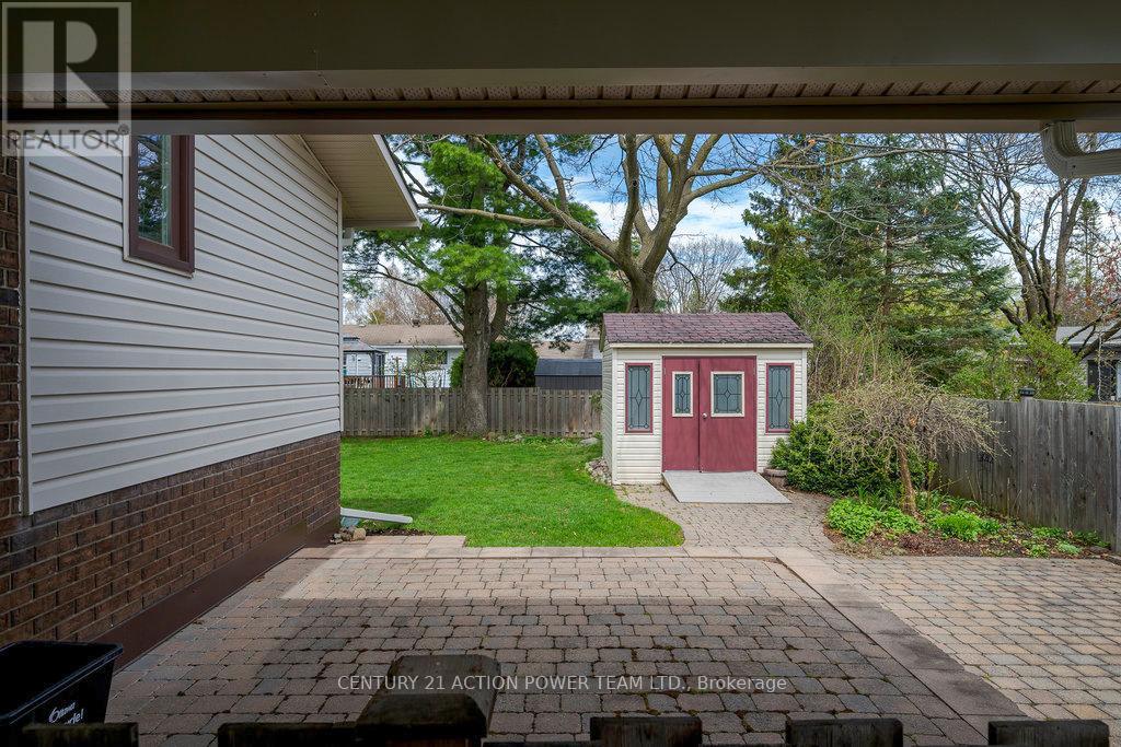 9 Keewatin Crescent, Ottawa, Ontario  K2E 5S2 - Photo 34 - X12135834