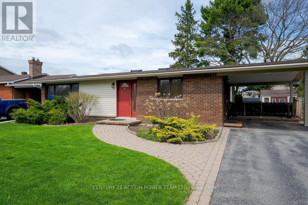 Property at 9 KEEWATIN CRESCENT image 4