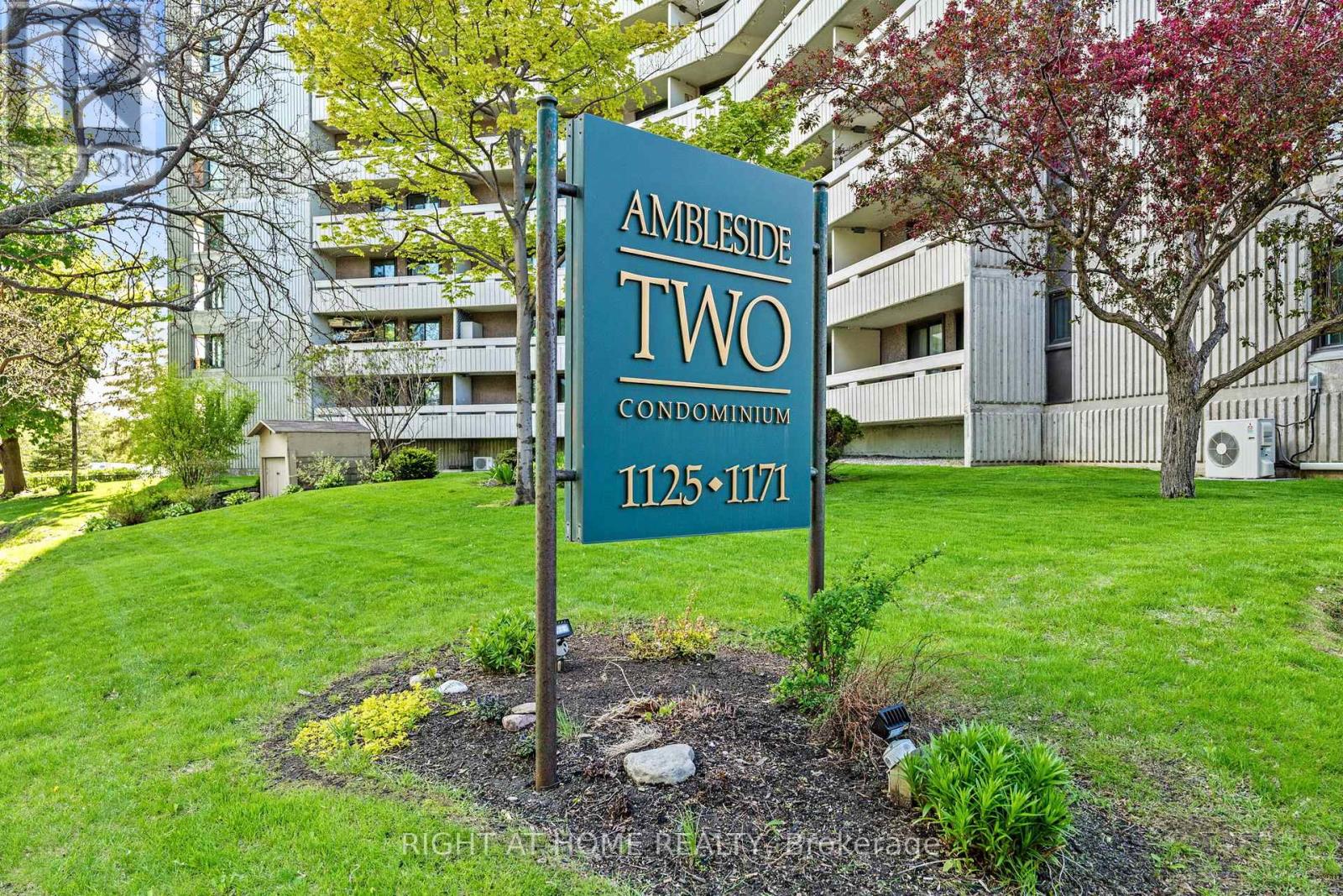 1102 - 1171 Ambleside Drive, Ottawa, Ontario  K2B 8E1 - Photo 2 - X12135835