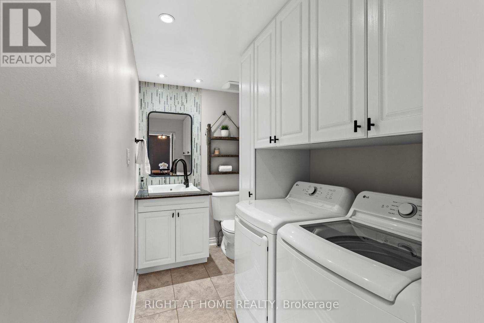 818 Gadwell Crescent, Ottawa, Ontario  K1E 2L1 - Photo 20 - X12135836