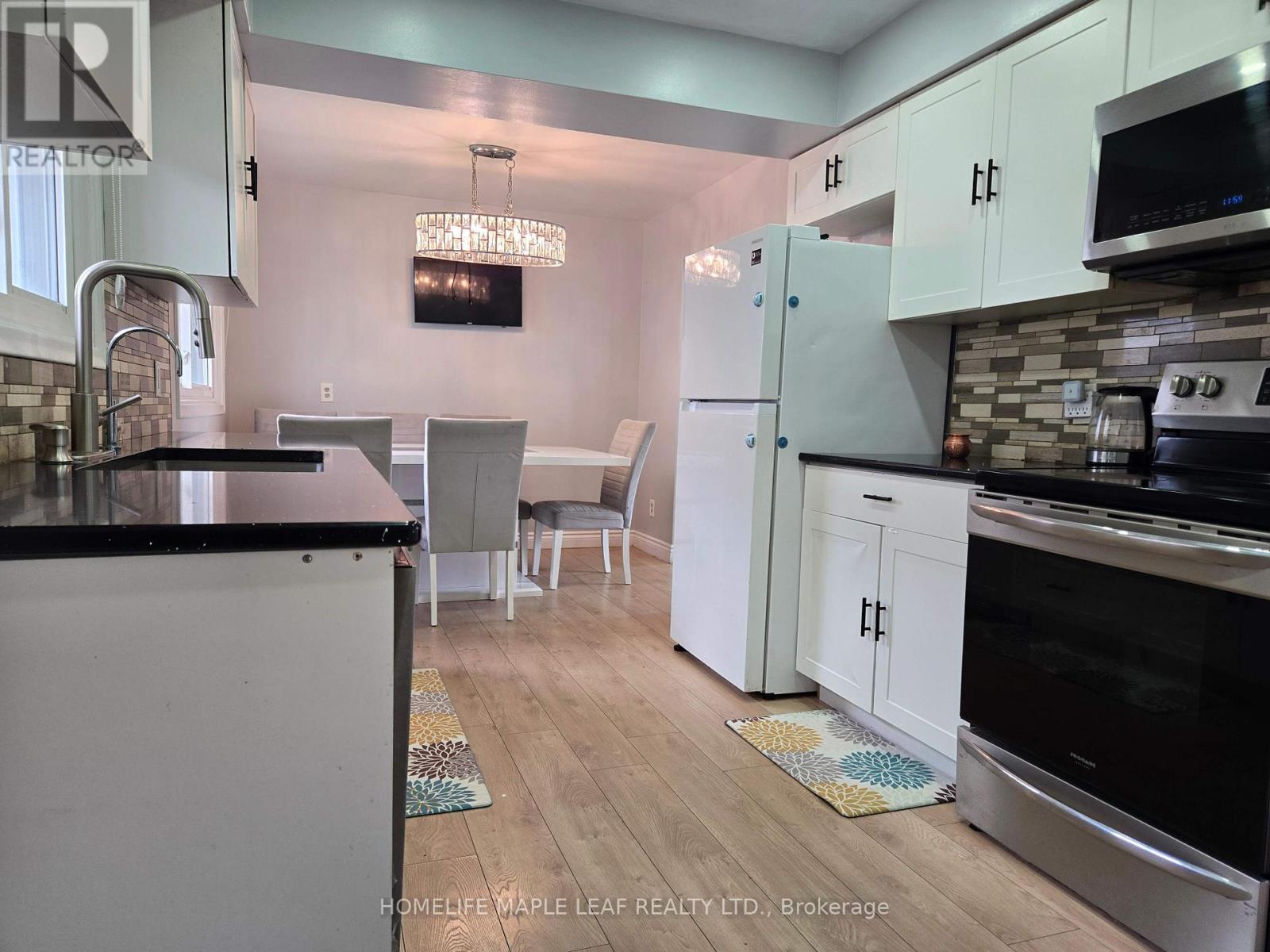 261 Overlea Drive, Kitchener, Ontario  N2M 1T7 - Photo 6 - X12128812