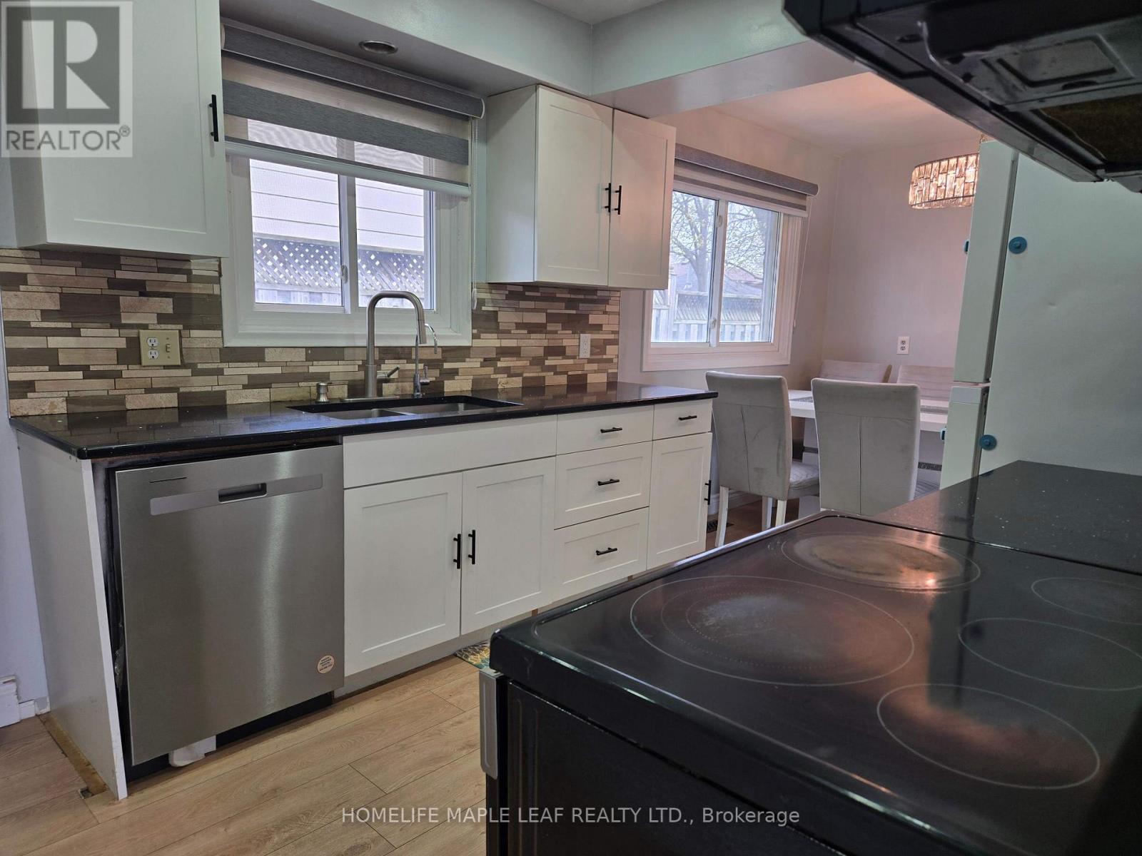 261 Overlea Drive, Kitchener, Ontario  N2M 1T7 - Photo 7 - X12128812