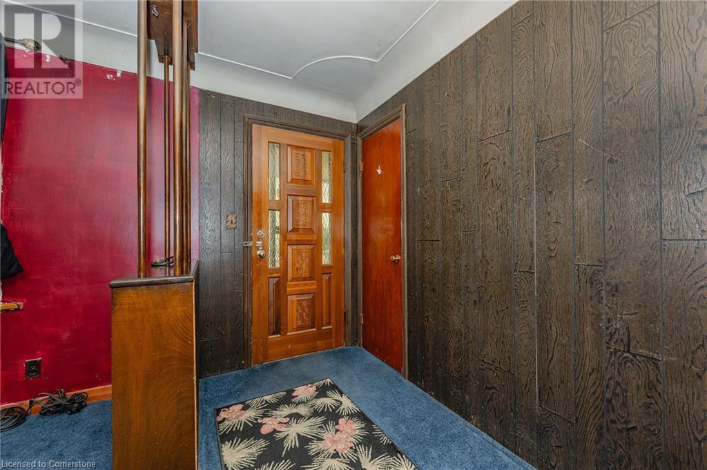 Property at 413 MIDDLE Street image 4