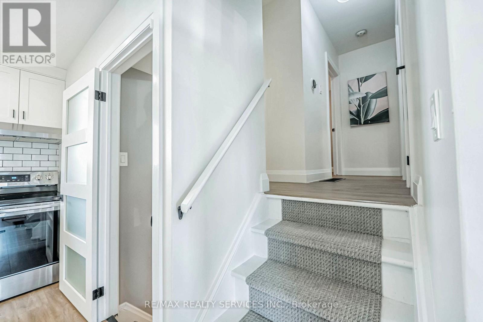 17 Shamrock Court, Hamilton, Ontario  L8V 4E2 - Photo 20 - X12133910