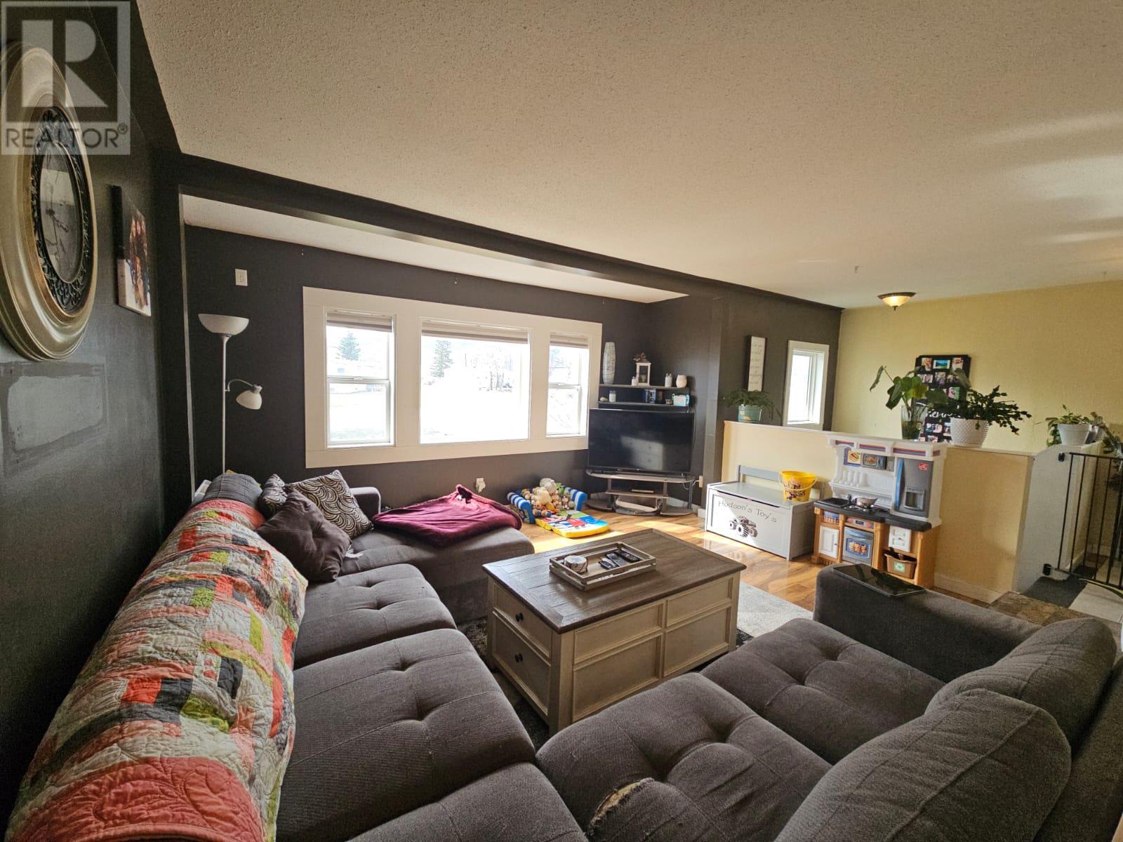 4748 Nicholson Road, Chetwynd, British Columbia  V0C 1J0 - Photo 8 - 10344085