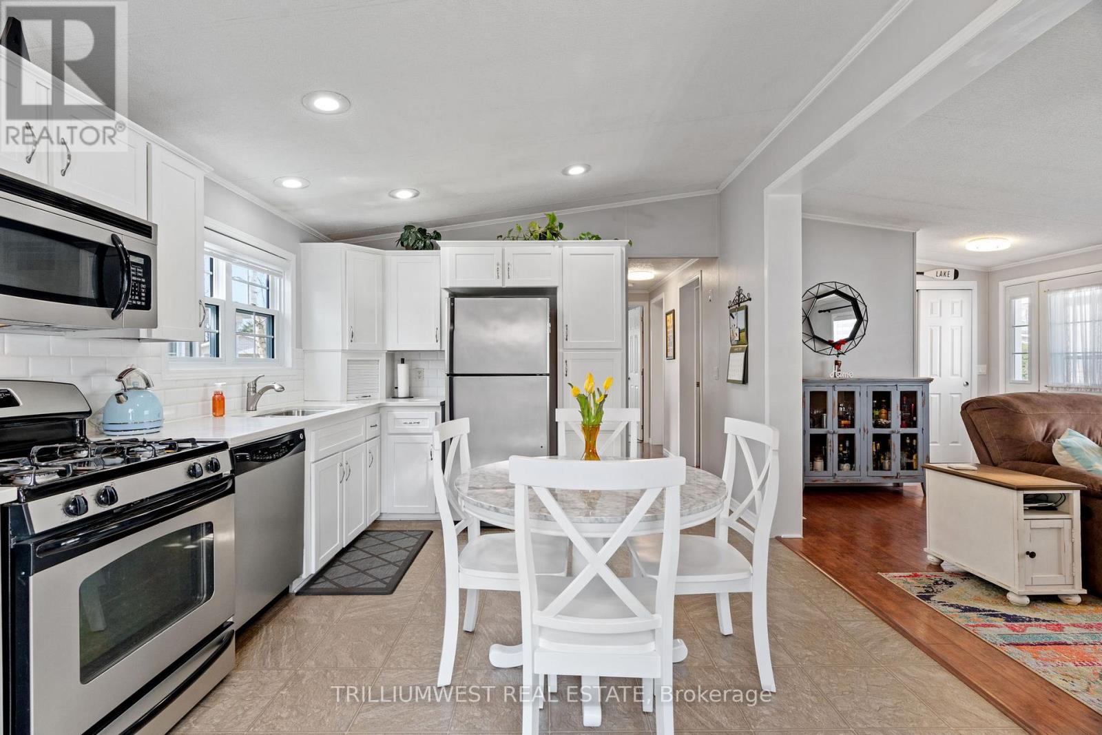 #29 Rowan - 77307 Bluewater Highway, Bluewater (Bayfield), Ontario  N0M 1G0 - Photo 11 - X12135821