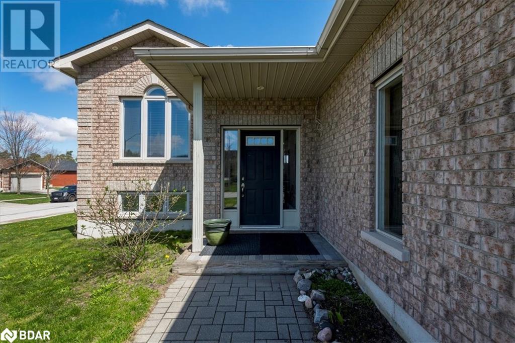 Property at 33 PRIMROSE Crescent image 3