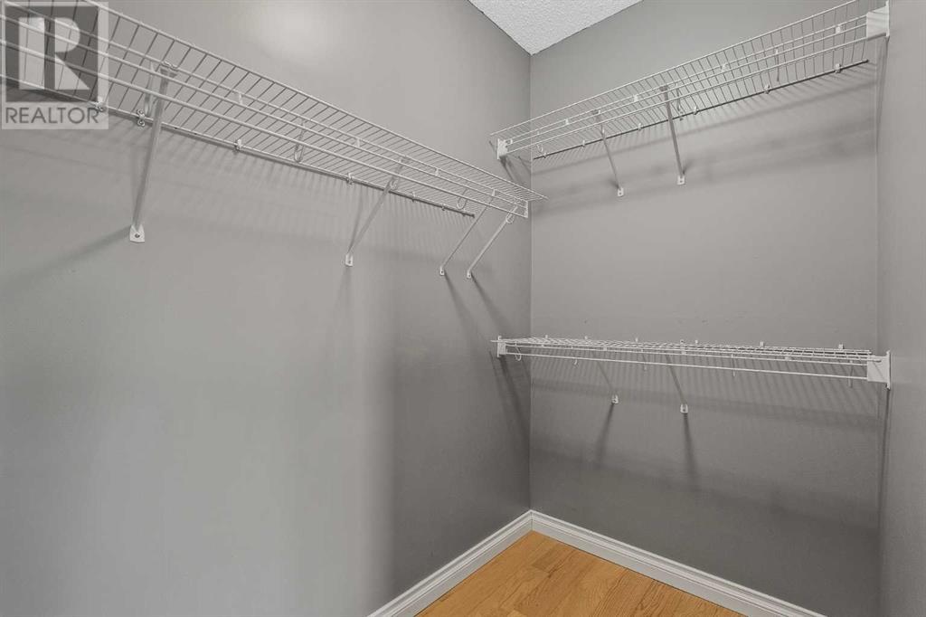 8, 153 Rockyledge View Nw, Calgary, Alberta  T3G 5Y5 - Photo 17 - A2215170
