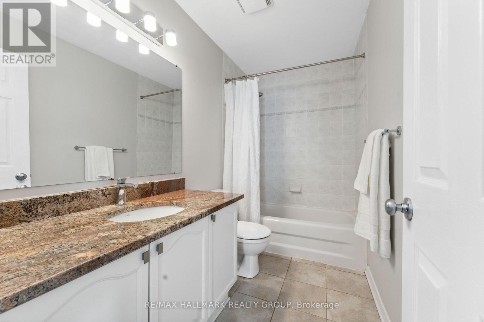 104 Meadowcroft Crescent, Ottawa, Ontario  K1J 1H1 - Photo 28 - X12135869