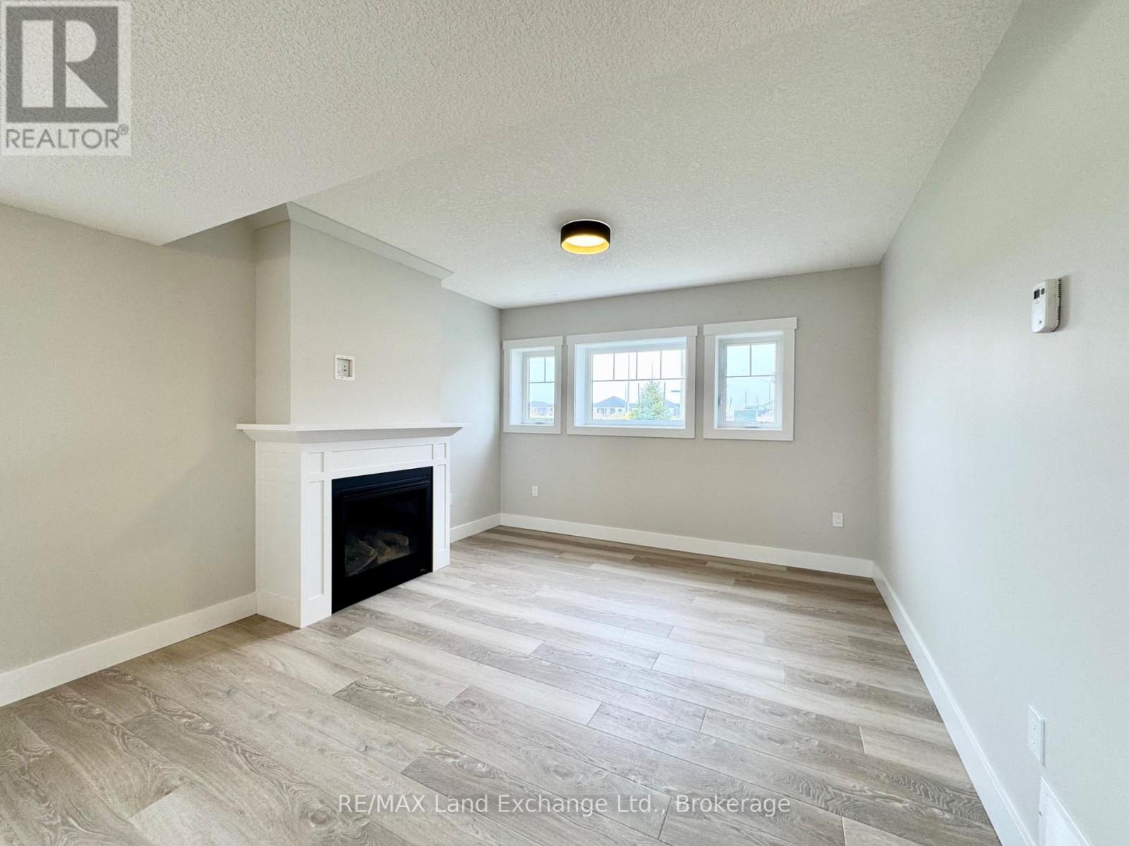 399 Amanda's Way, Saugeen Shores, Ontario  N0H 2C3 - Photo 16 - X12135880