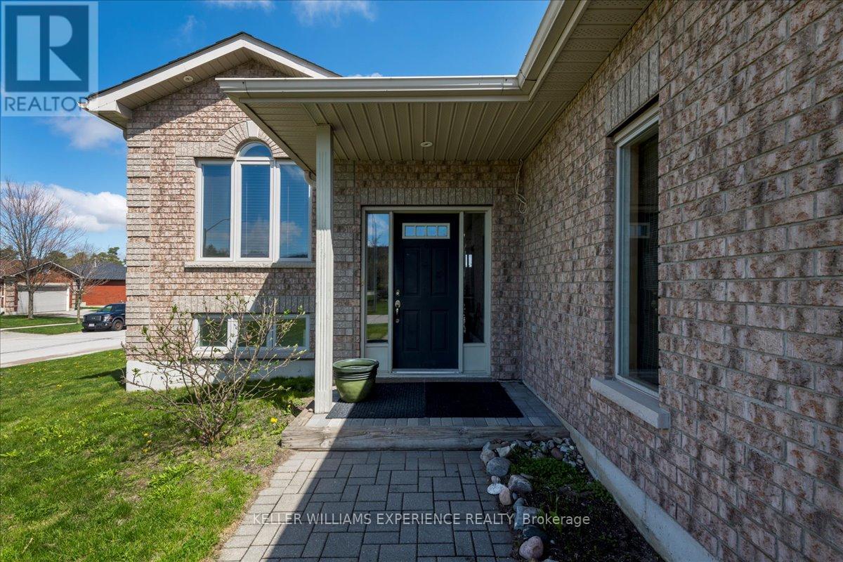 33 Primrose Crescent, Barrie, Ontario  L4N 3Y9 - Photo 3 - S12135886