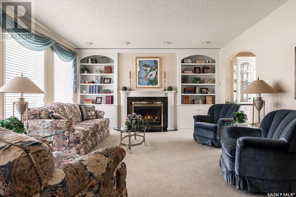 Property at 246 Baker PLACE image 3