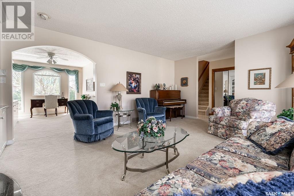 Property at 246 Baker PLACE image 5