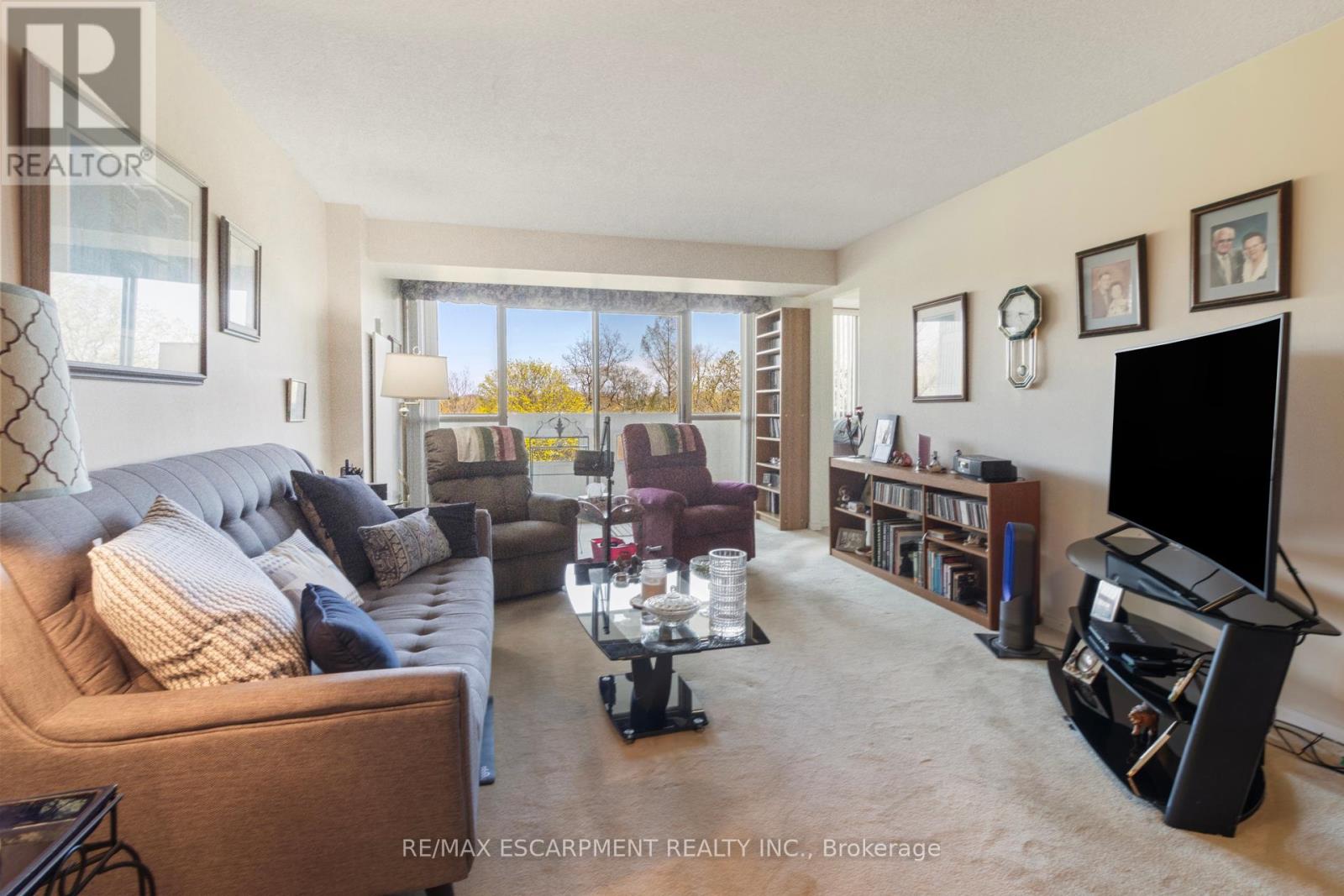 302 - 5070 Pinedale Avenue, Burlington, Ontario  L7L 5V6 - Photo 8 - W12135868