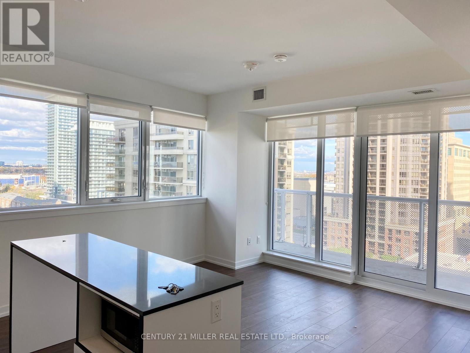 1304 - 4065 Confederation Parkway, Mississauga, Ontario  L5B 4N1 - Photo 8 - W12135884