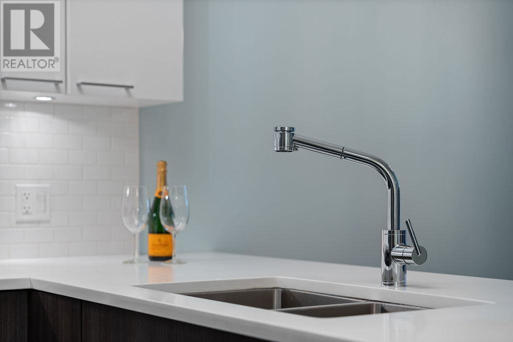 207 1201 W 16th Street, North Vancouver, British Columbia  V7P 1R5 - Photo 5 - R2999014