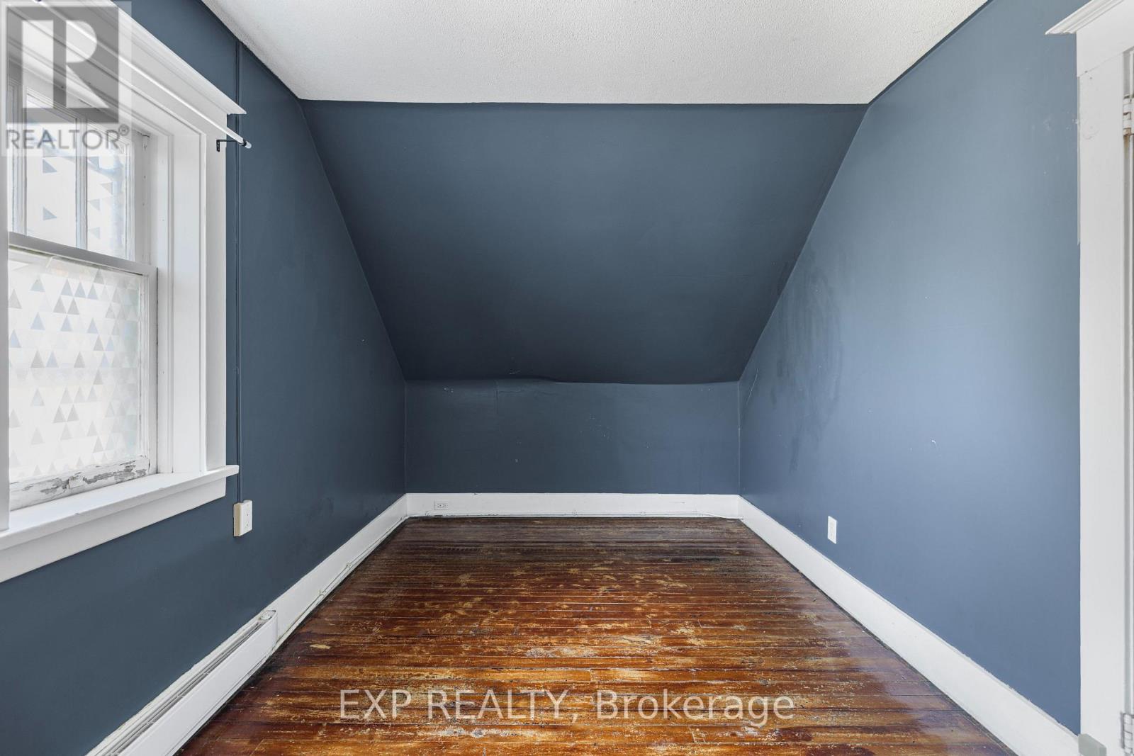 349 Luella Street, Kitchener, Ontario  N2H 2J3 - Photo 15 - X12135777