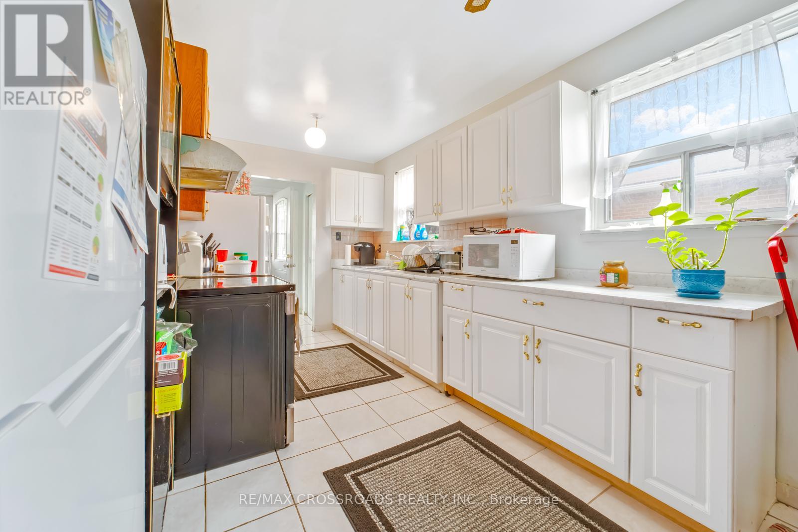 32 Lighthall Crescent, Toronto (Malvern), Ontario  M1B 1V3 - Photo 13 - E12129513