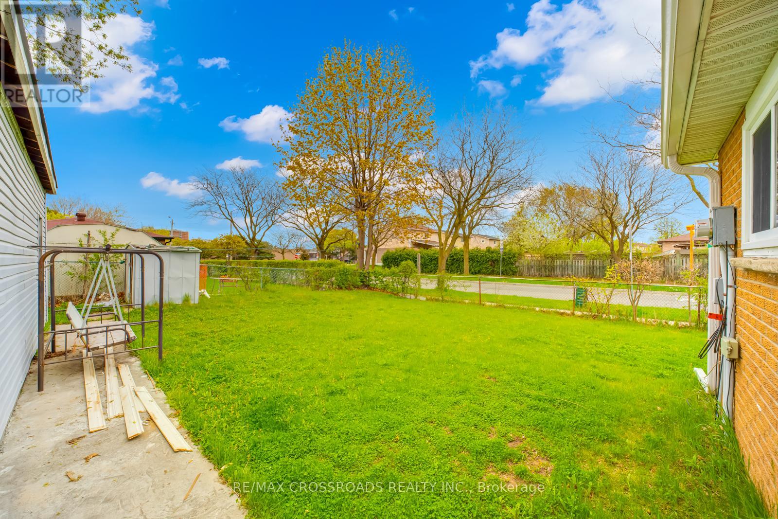 32 Lighthall Crescent, Toronto (Malvern), Ontario  M1B 1V3 - Photo 31 - E12129513