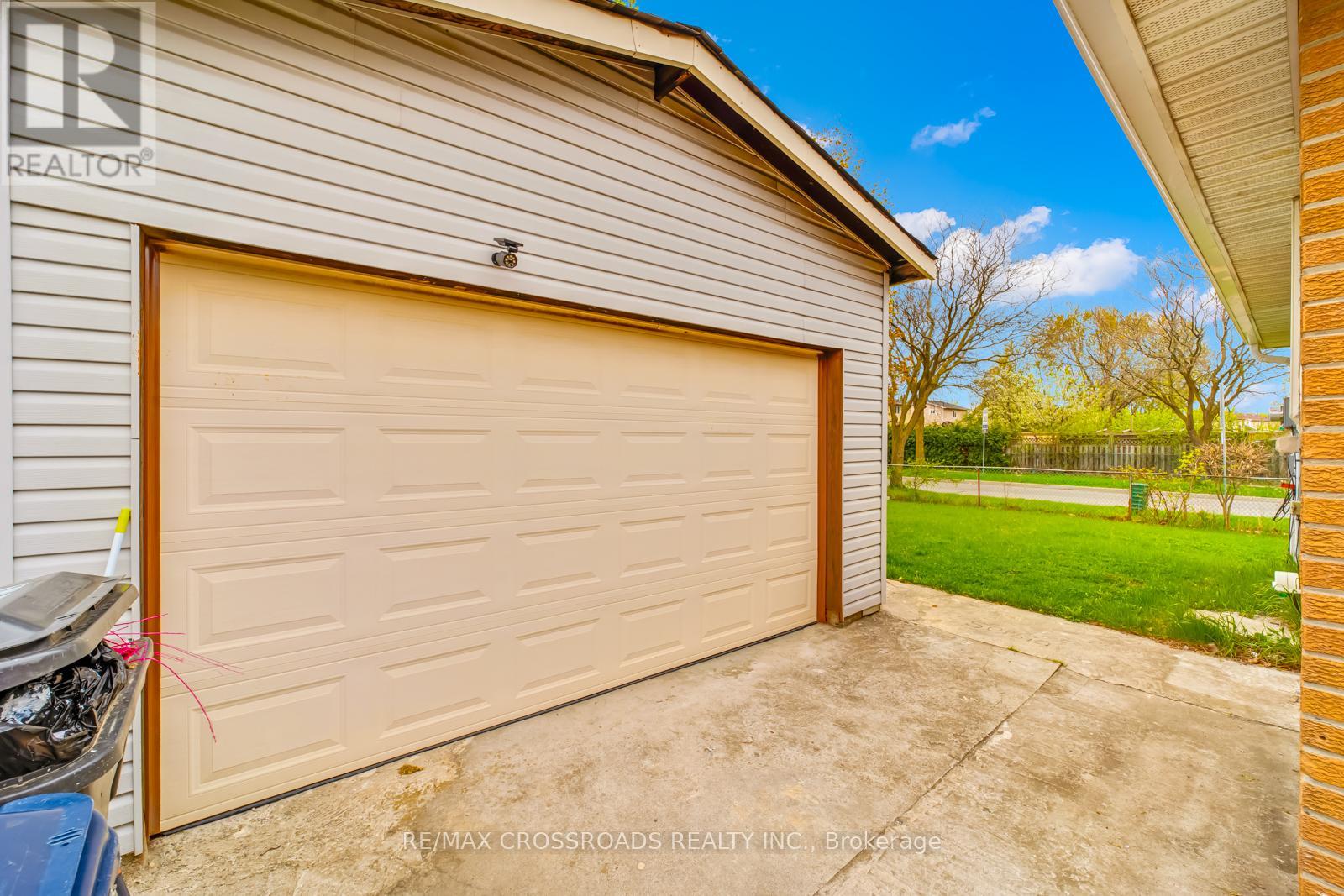 32 Lighthall Crescent, Toronto (Malvern), Ontario  M1B 1V3 - Photo 30 - E12129513