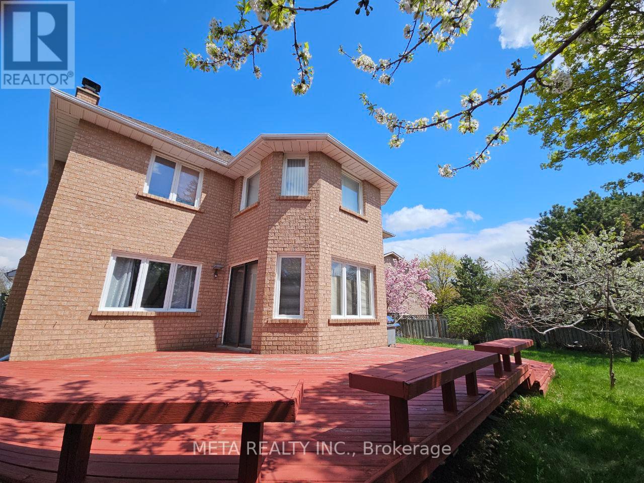 53 Holbrook Court, Markham, Ontario  L3R 7P8 - Photo 4 - N12135900