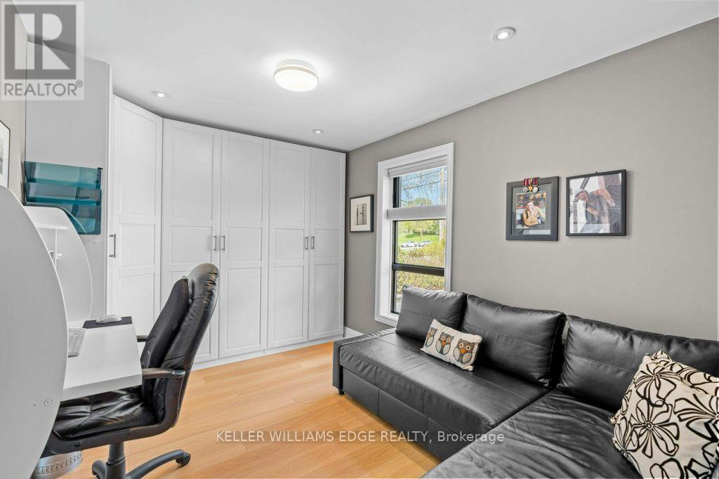 61 Lake Avenue N, Hamilton, Ontario  L8E 1L2 - Photo 23 - X12135904