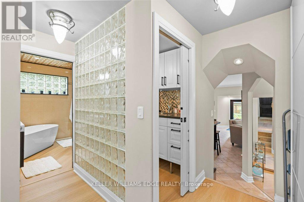 61 Lake Avenue N, Hamilton, Ontario  L8E 1L2 - Photo 25 - X12135904