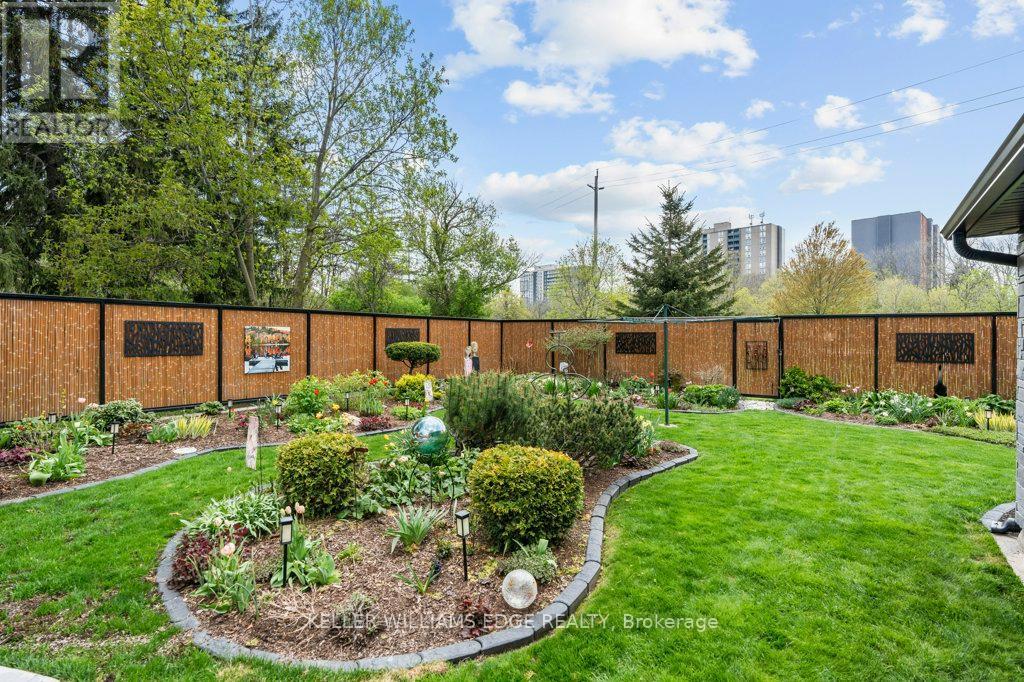 61 Lake Avenue N, Hamilton, Ontario  L8E 1L2 - Photo 43 - X12135904