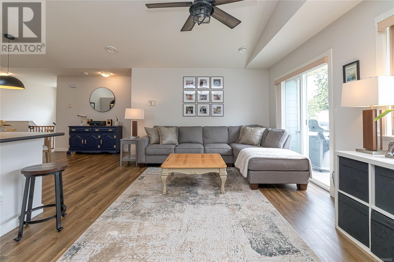 Property at 4162 Rockhome Gdns image 5