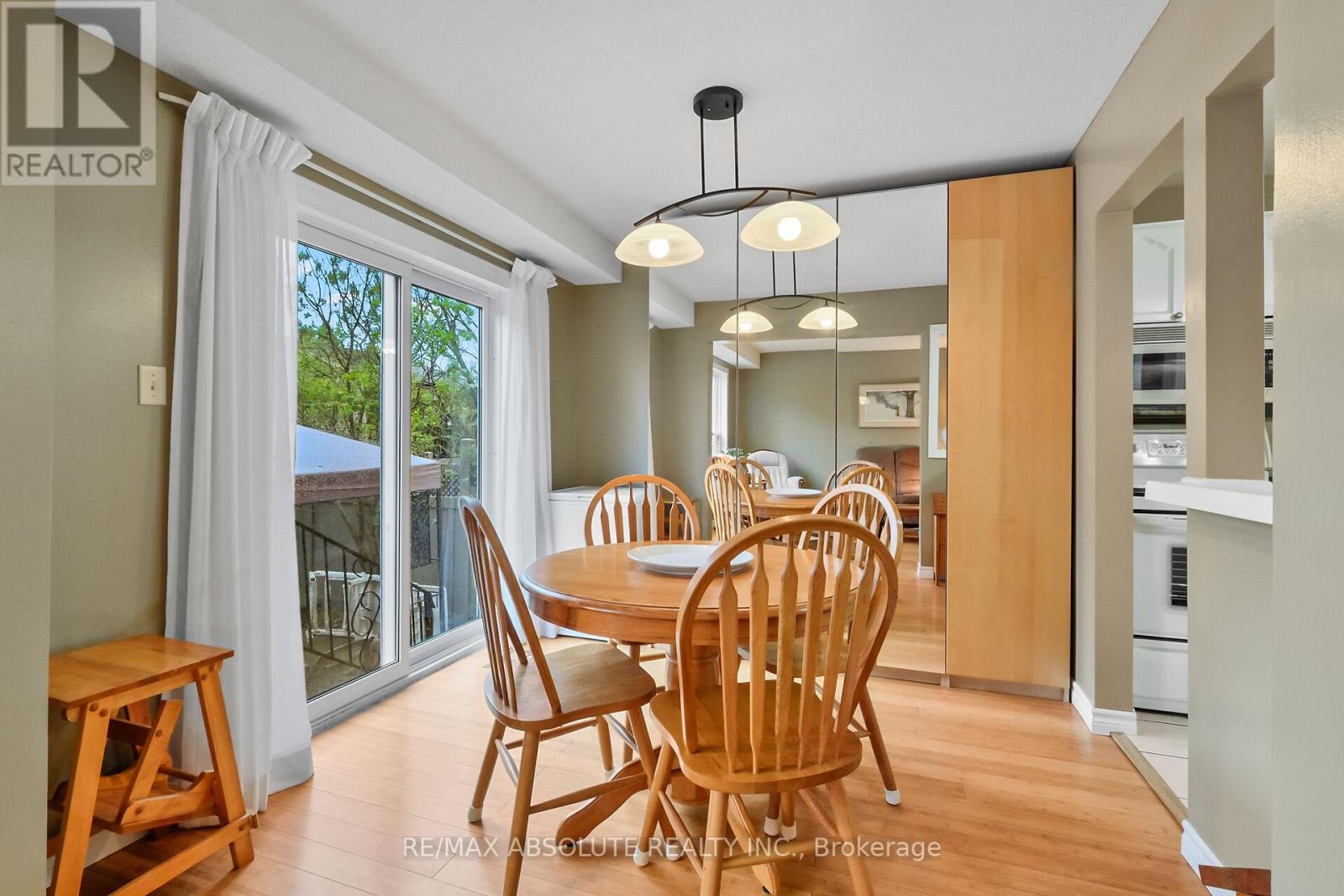 219 Mccurdy Drive, Ottawa, Ontario  K2L 2L5 - Photo 12 - X12135926
