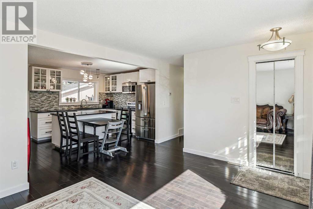 4224 Worcester Drive Sw, Calgary, Alberta  T3C 3L4 - Photo 9 - A2219482