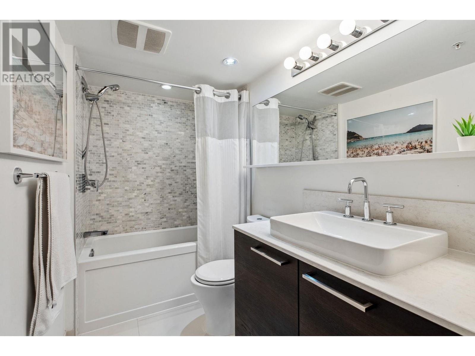 Listing Picture 13 of 19 : 808 189 KEEFER STREET, Vancouver / 溫哥華 - 魯藝地產 Yvonne Lu Group - MLS Medallion Club Member