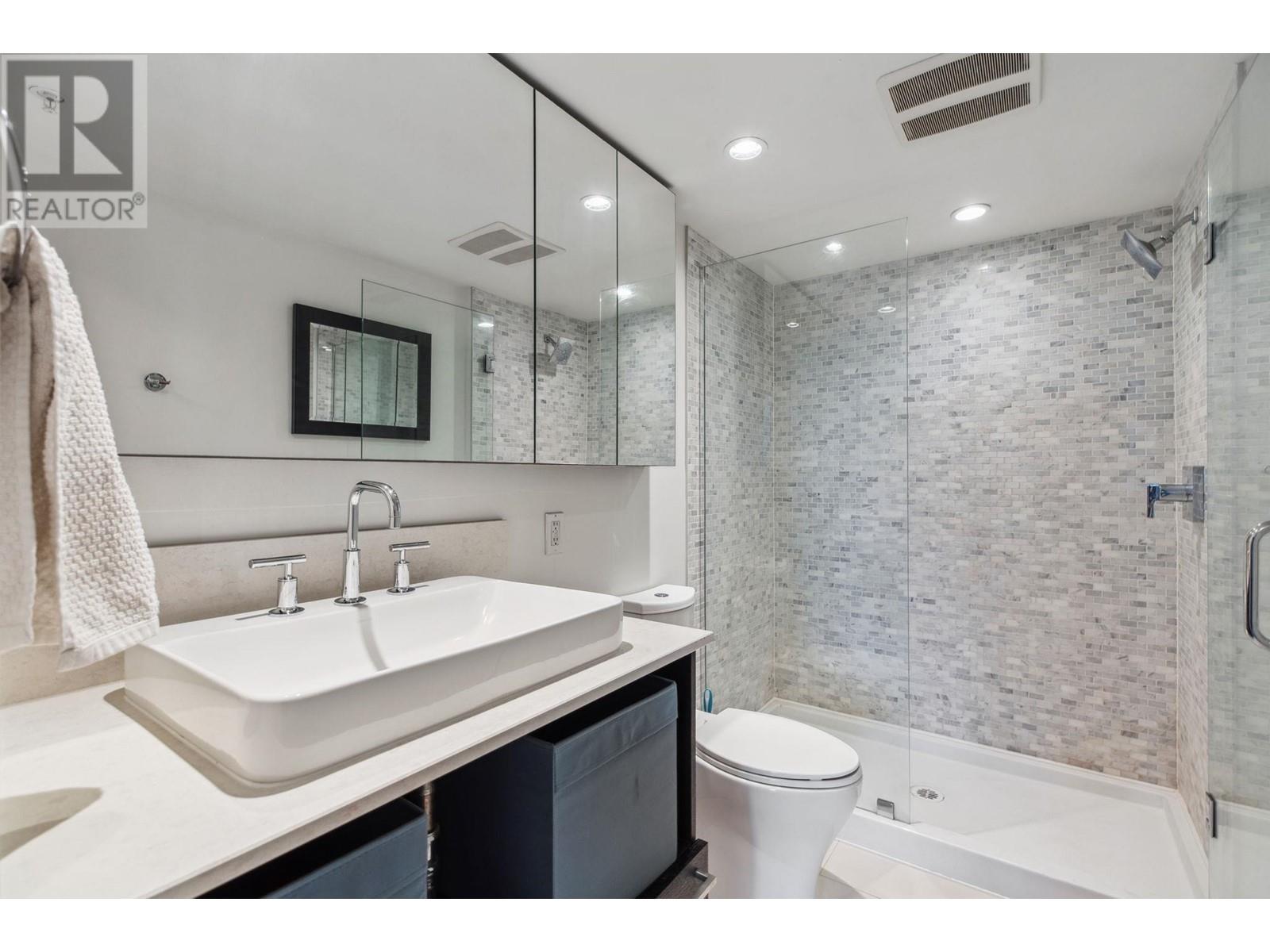 Listing Picture 11 of 19 : 808 189 KEEFER STREET, Vancouver / 溫哥華 - 魯藝地產 Yvonne Lu Group - MLS Medallion Club Member