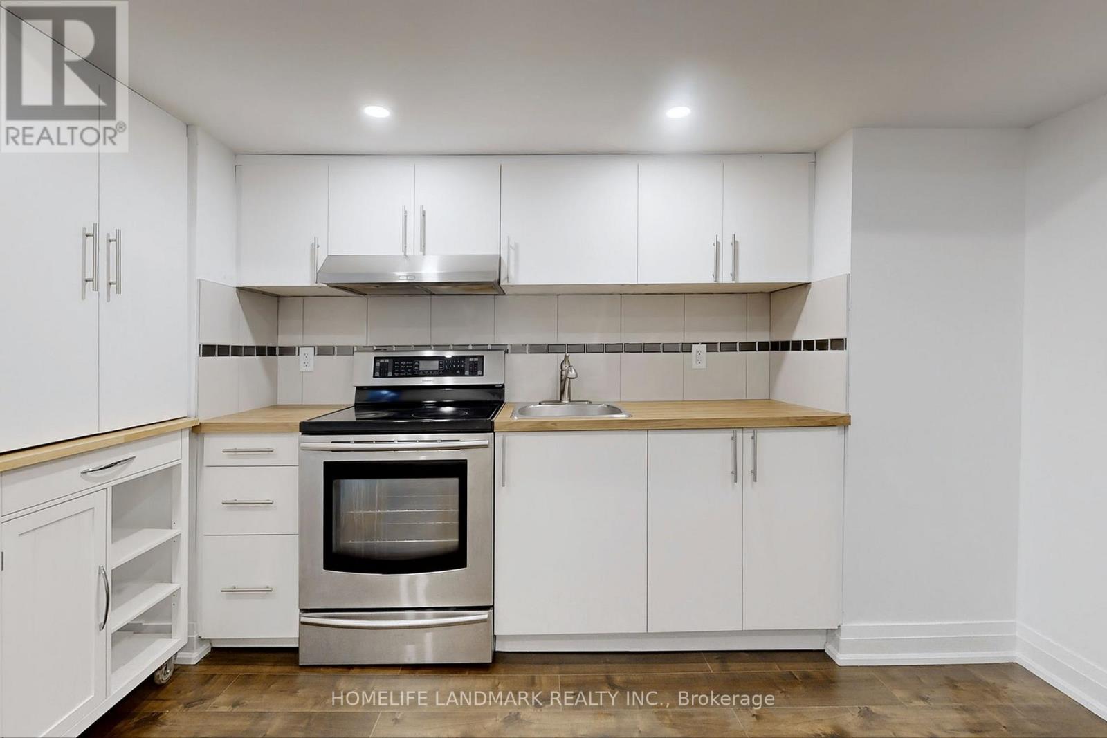 Property at UNIT 2 - 1661 MOUNT ALBERT ROAD image 1
