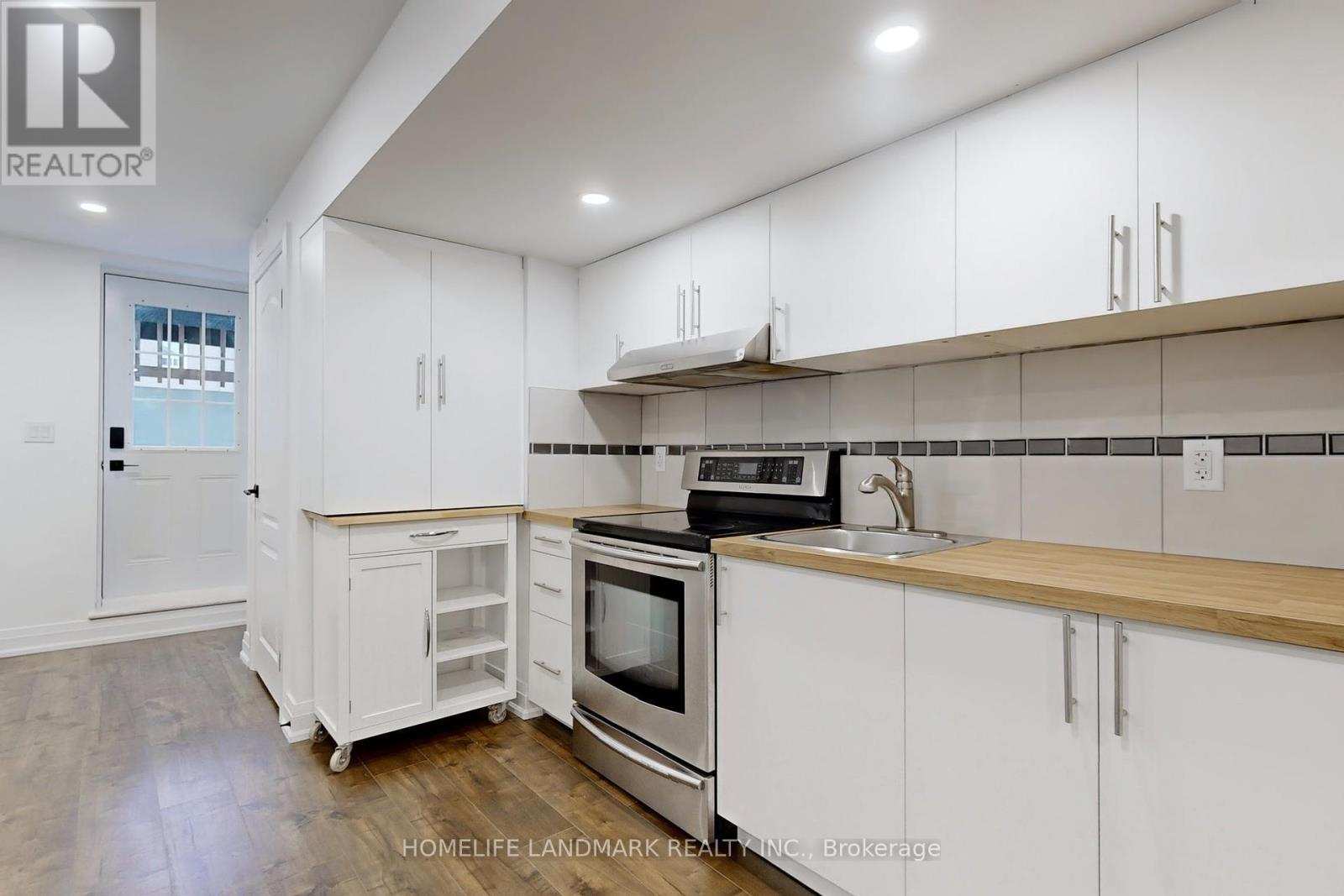 Property at UNIT 2 - 1661 MOUNT ALBERT ROAD image 2