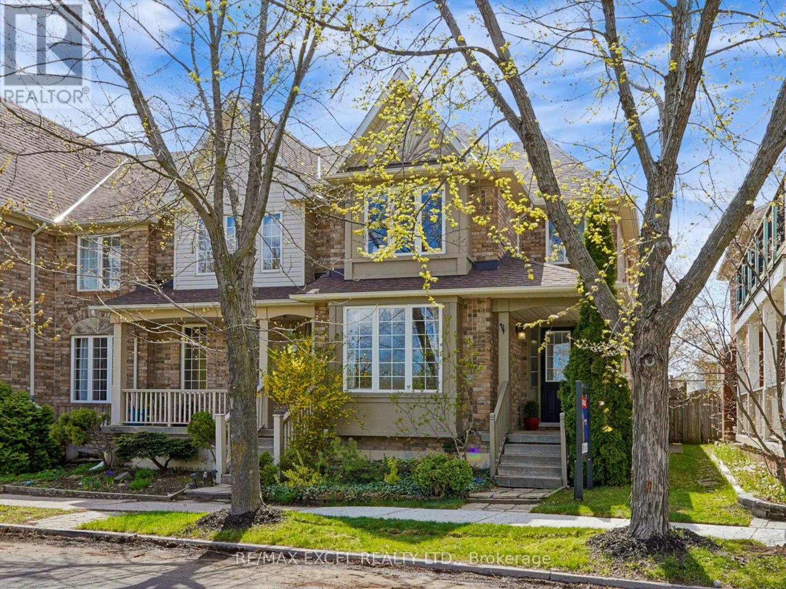 318 Country Glen Road, Markham, Ontario  L6B 1C5 - Photo 2 - N12135932