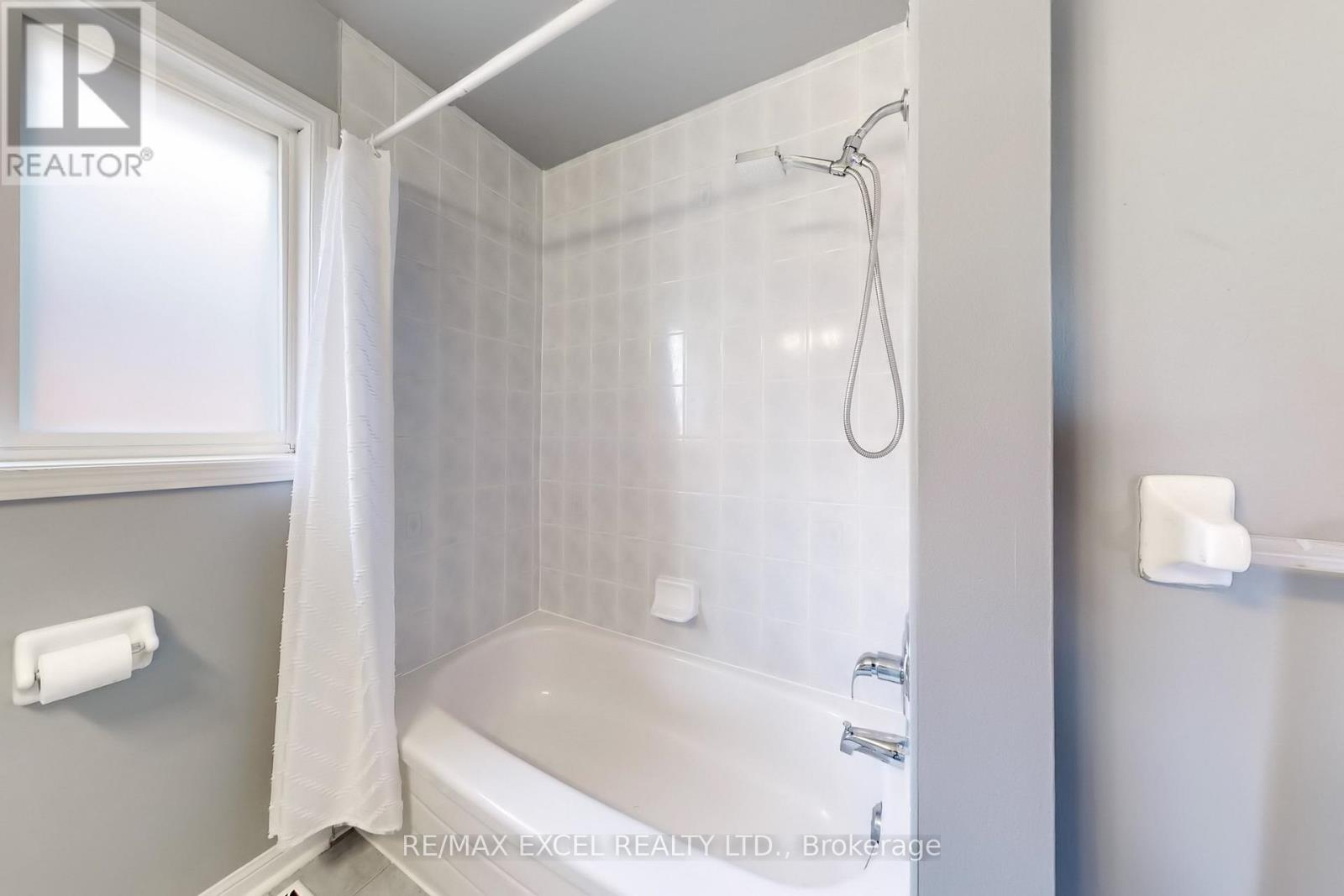 318 Country Glen Road, Markham, Ontario  L6B 1C5 - Photo 23 - N12135932