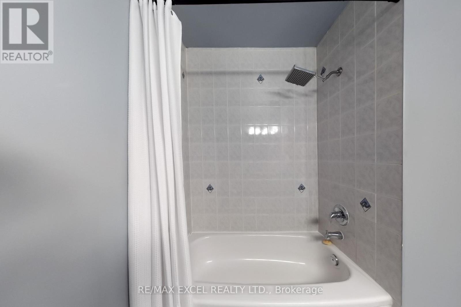 318 Country Glen Road, Markham, Ontario  L6B 1C5 - Photo 29 - N12135932