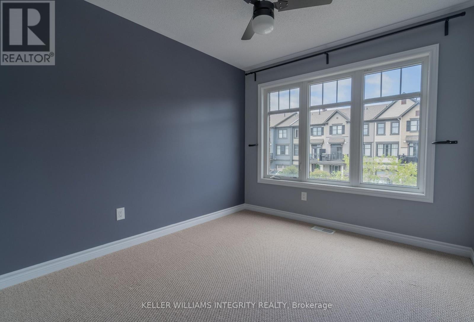 71 Fallengale Crescent, Ottawa, Ontario  K2T 0K9 - Photo 11 - X12135954