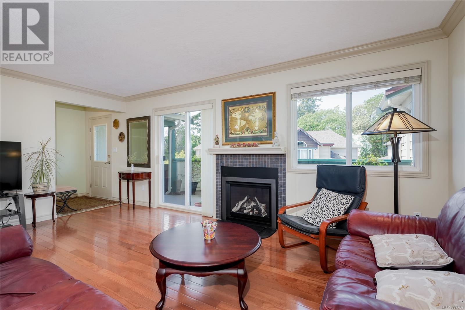 Property at 26 108 Aldersmith Pl image 3