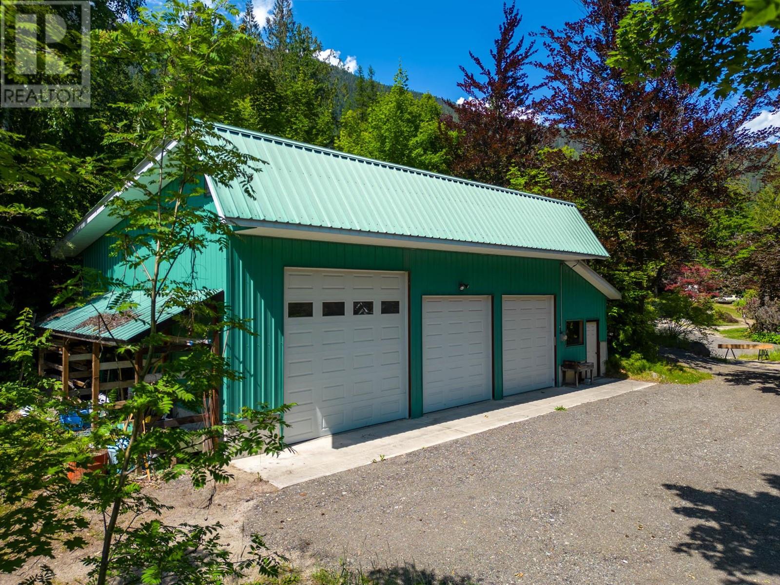 4161 Heroux Road, Nelson, British Columbia  V1L 6N5 - Photo 8 - 10338030