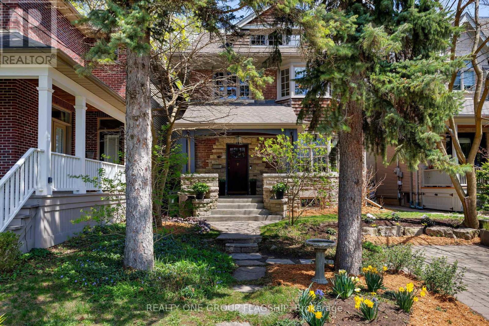 Property at 69 VICTORIA PARK AVENUE image 3