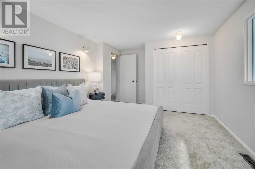 16 Cantrell Bay Sw, Calgary, Alberta  T2W 2C2 - Photo 21 - A2214860