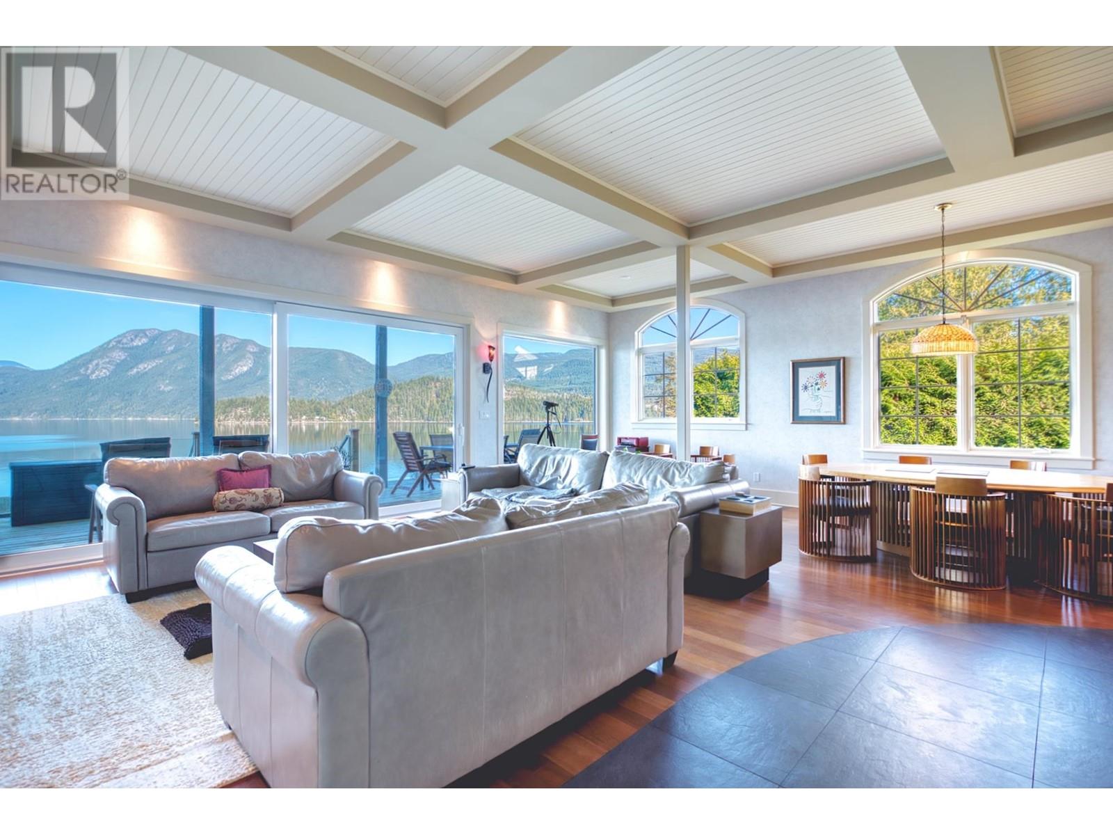 6560 N Gale Avenue, Sechelt, British Columbia  V7Z 0L1 - Photo 8 - R2970884
