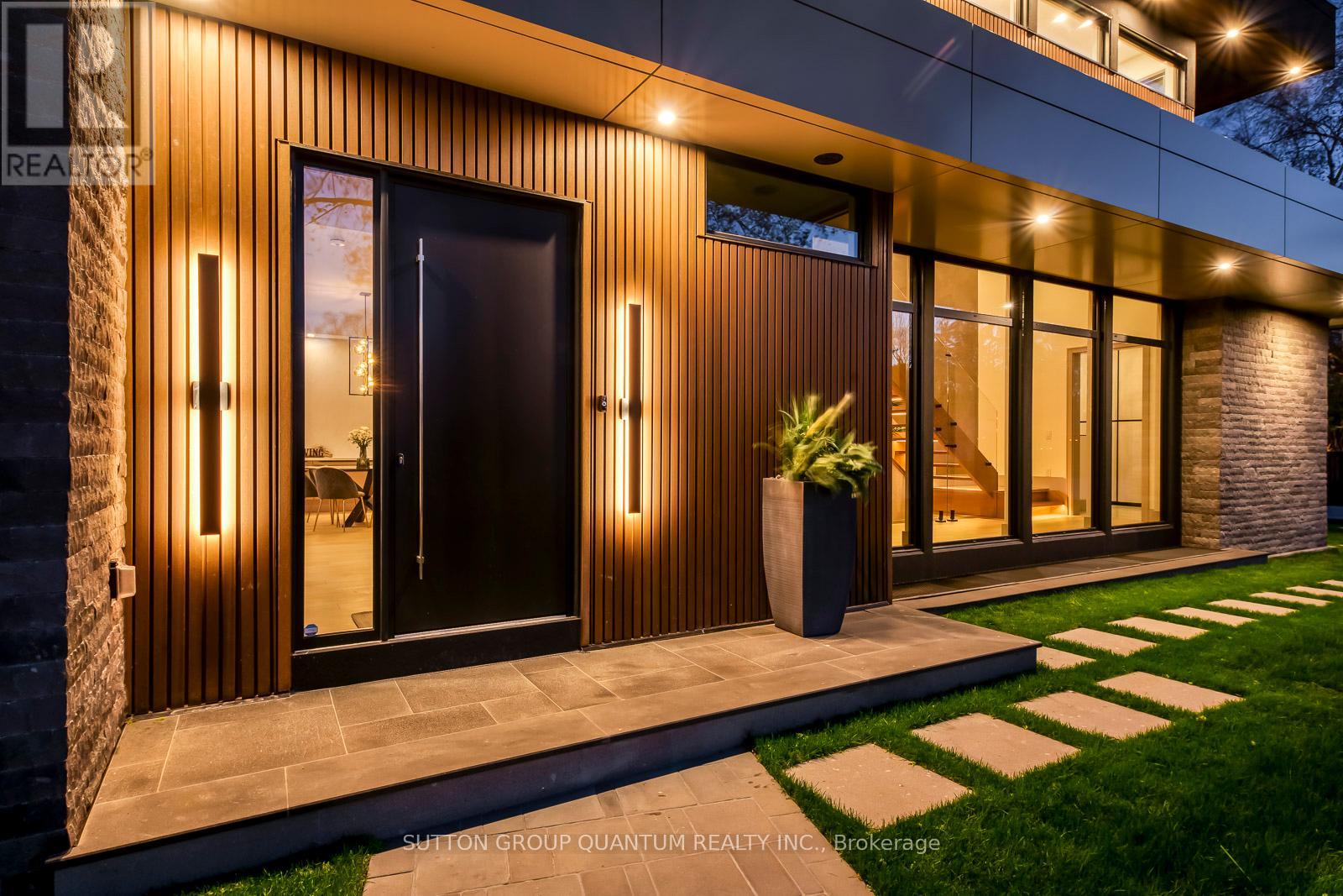 Property at 1430 HIXON STREET image 4