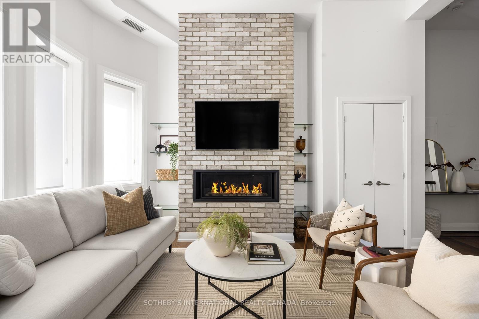 9 - 175 JONES AVENUE, Toronto, Ontario