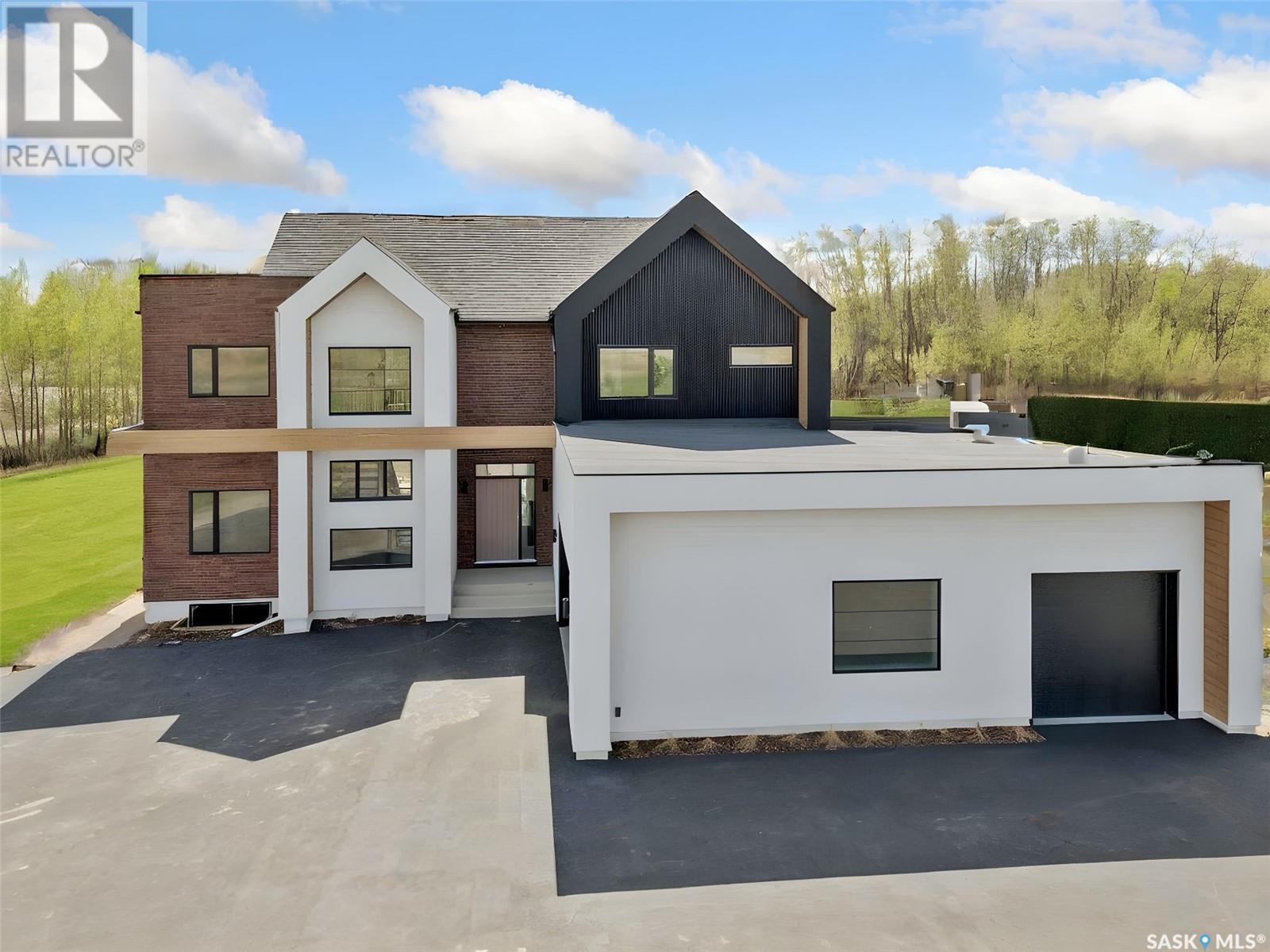 Property at 108 Ravenswood Road image 2